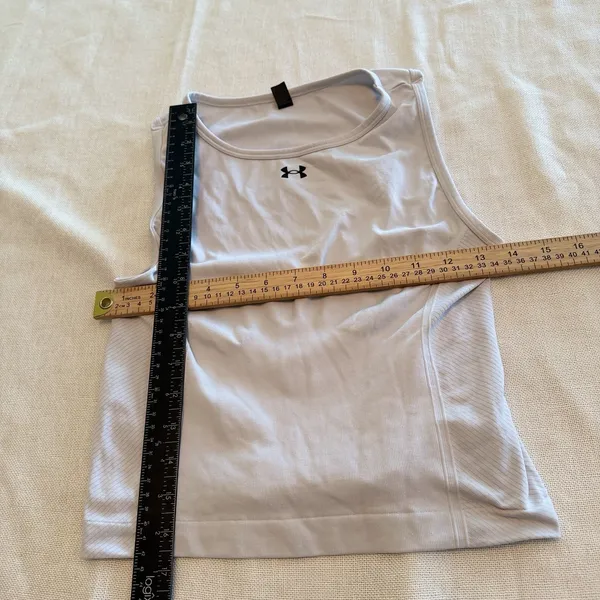 Under Armour Women’s White Cropped Athletic Tank Top Stretch Round Neck Size S - Image 4