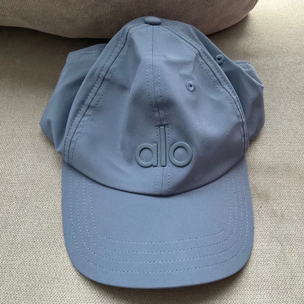 Alo Yoga Performance Off-Duty Cap Bluestone - Image 5