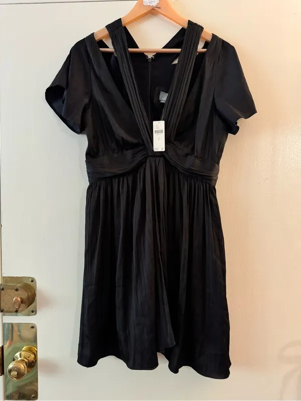 NWT Anthropologie V-Neck Vibrant Black Mini Dress Sz 8 - Image 4