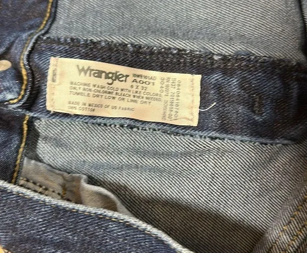 Wrangler NWT Blues Relaxed Fit - Image 6