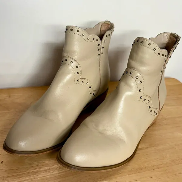 Nine West Cream Leather Studded Ankle Boots 6M Coastal Cowgirl Western Booties - Image 5