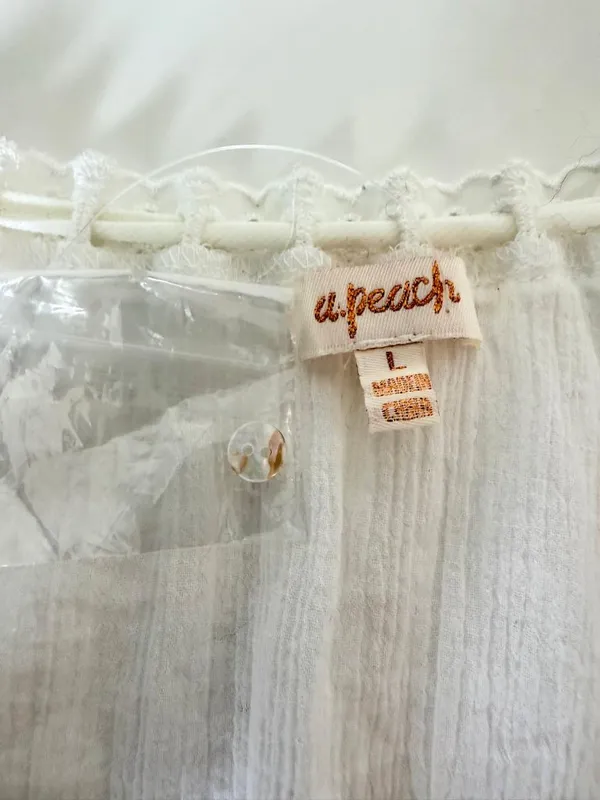 A.Peach White Boho Maxi Dress Womens Large Lace Button Front - Image 4