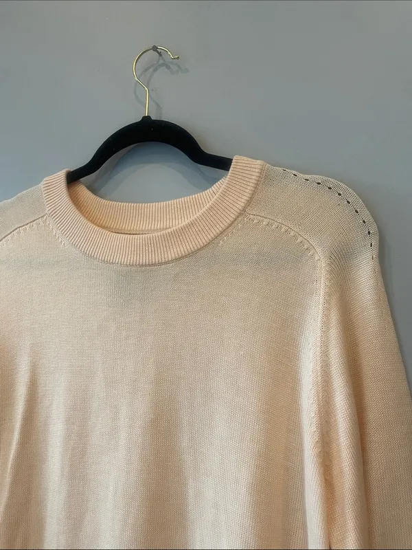 Light Peach Crewneck Sweater size  large brand new - Image 2