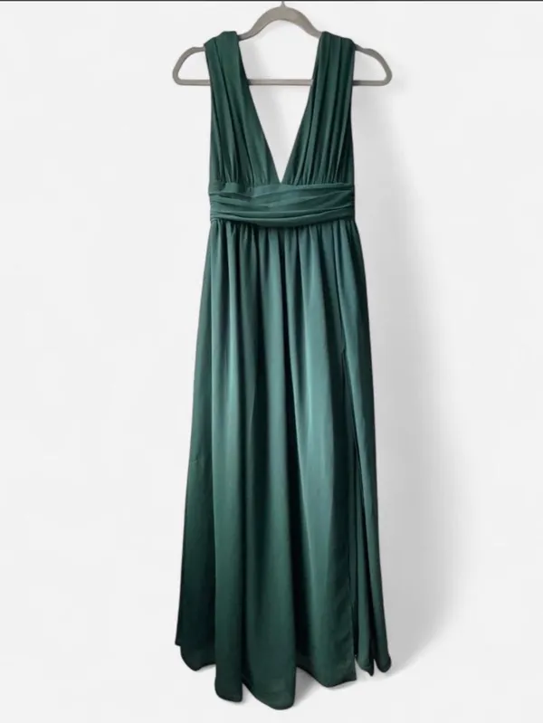 Lulu’s Heavenly Hues Forest Green maxi dress with V-neckline & flowy skirt - Image 5