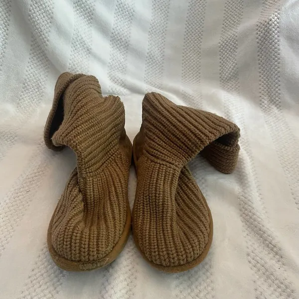 UGG knit tall boots size 6 - Image 7