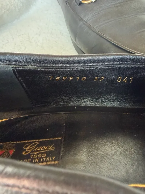 Gucci Black Leather Women's Loafers with Gold Horsebit Size 8.5 - Image 11