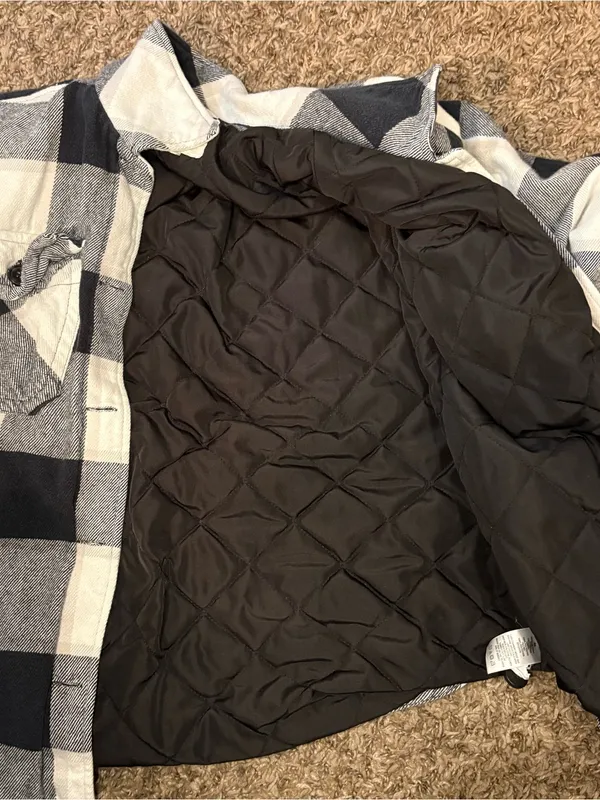 Aeropostale Black & White Buffalo Plaid Quilted Shacket Size Medium - Image 5
