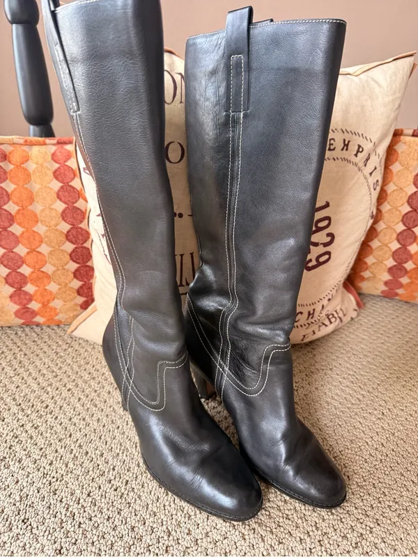 Circa Joan David Tall Black Leather Heeled Boots with Contrast Stitch Size 7 - Image 3