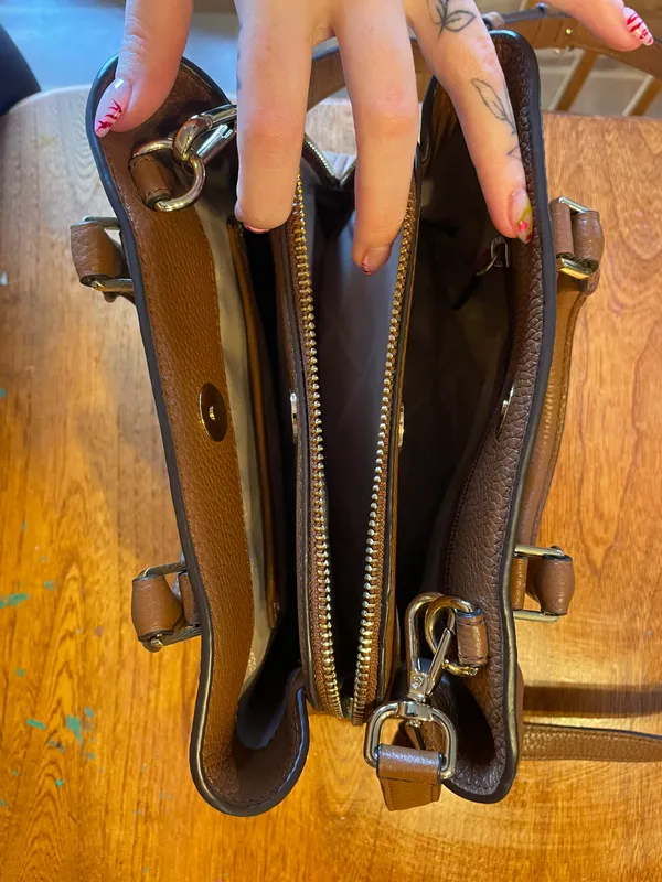 Michael Kors Crossbody - Image 3