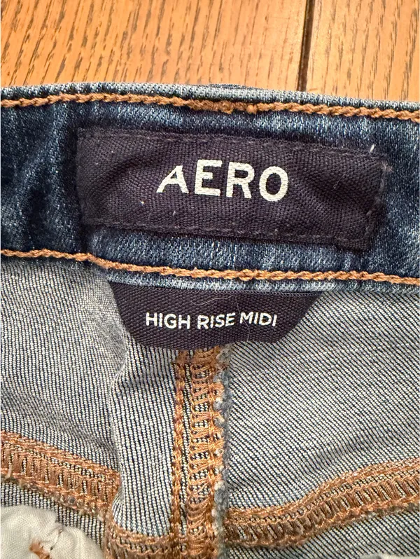 Aero High Rise Midi Denim Shorts, Size 4 - Image 4