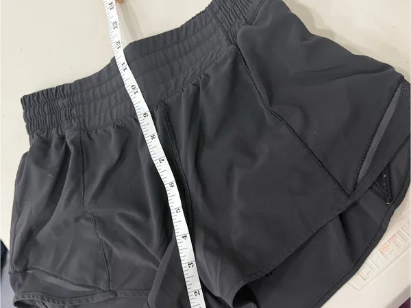 Lululemon Hotty Hot Short High-Rise Lined black Short /size 4 - Image 8