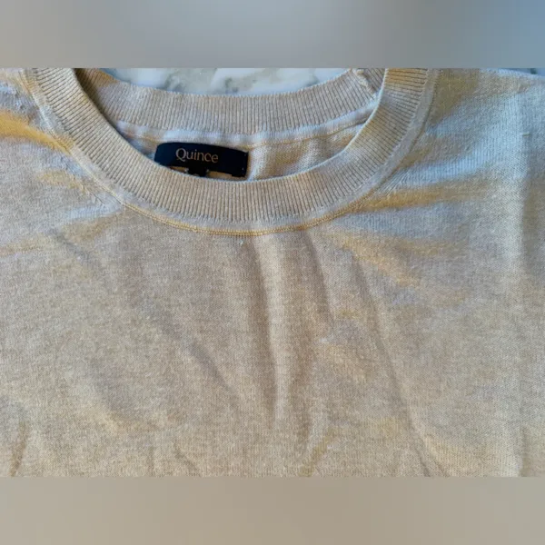 EUC QUINCE Lightweight Cotton Cashmere Crew Sweater - small hole customer return - Image 6
