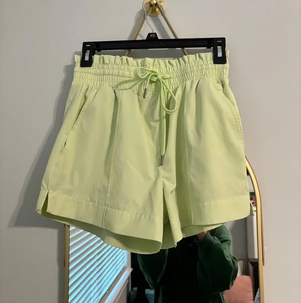 Yellow shorts - Image 2