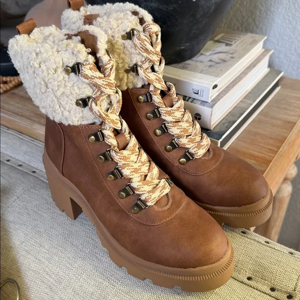 160- Circus by Sam Edelman Sambert Sherpa Lace-Up Ankle Boots NWOB Size 7 - Image 2