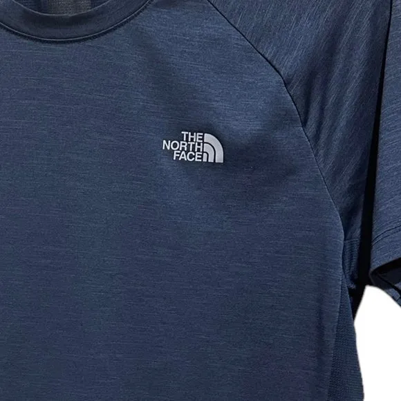 The North Face Women's Performance Shirt‎ Blue Great Condition - Image 3