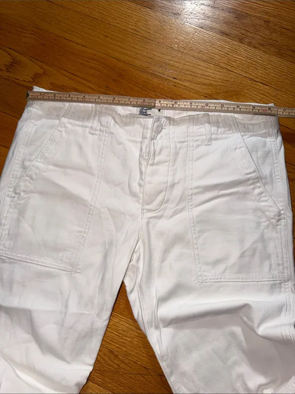 American Eagle Outfitters White Cargo Pants - Image 3