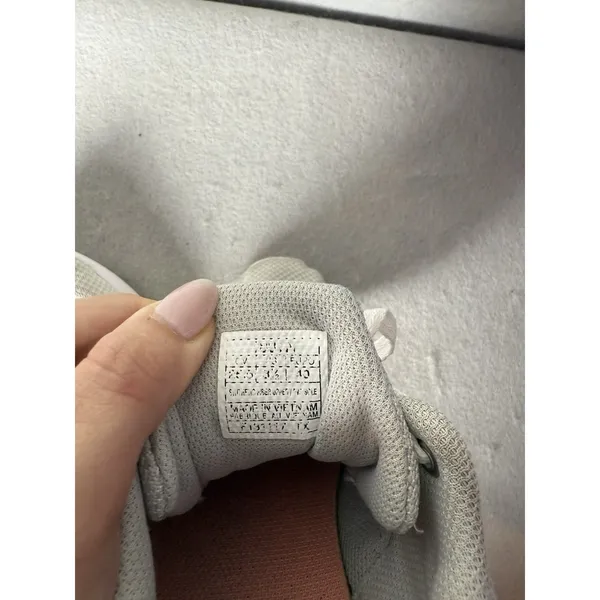 Asics Women’s Comutora in Glacier Grey/Glacier Grey White Size 8.5 - Image 11