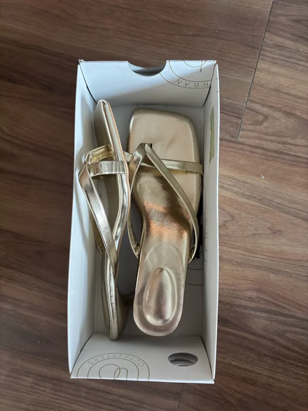 Zara gold kitten heels - Image 5