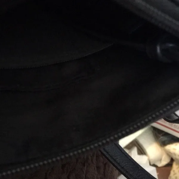 KENNETH Cole reaction cross body purse - Image 4