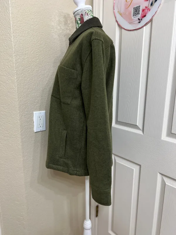 Common People olive green button - Image 4