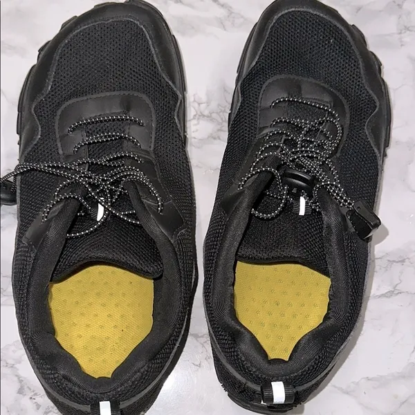 Black Athletic unisex Shoes size 42 US size 8 - Image 2