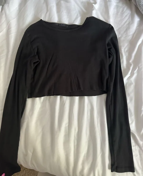 Long Sleeve Crop Brandy Melville Top Black - Image 2