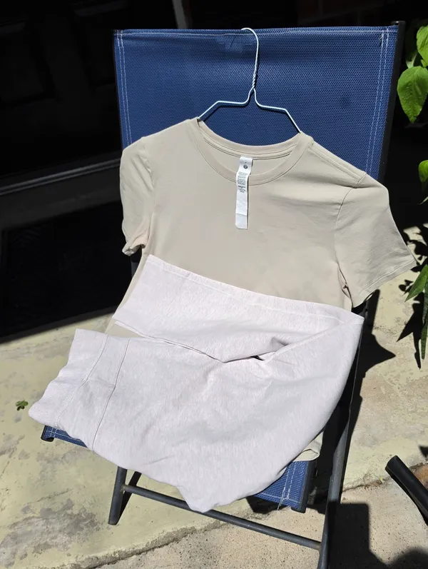 LuluLemon Sweat Pants with zip pockets 6 & Top Sz 4 - Image 2