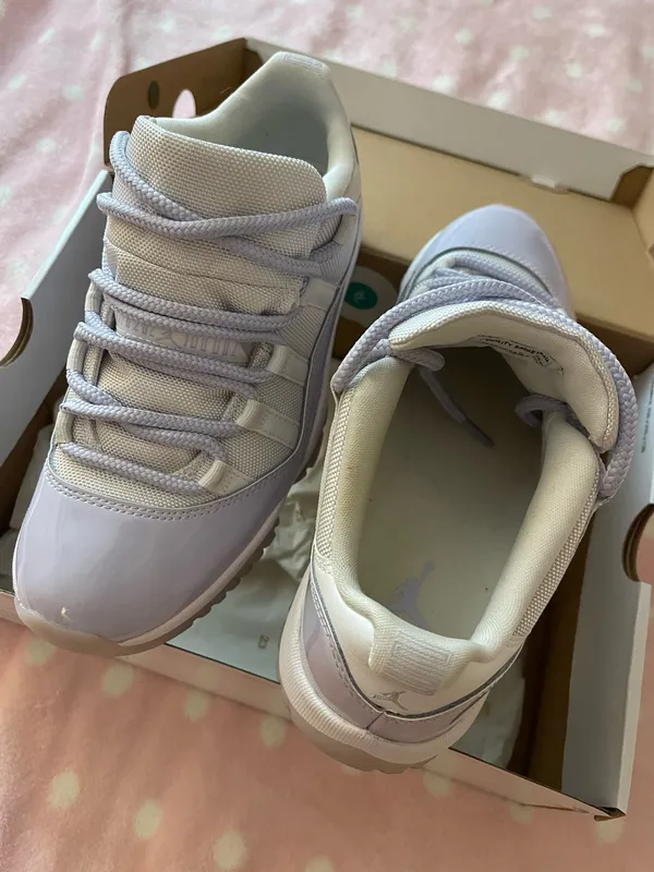 Air Jordan Retro Low Women’s - Image 2
