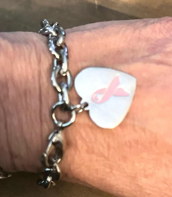 Silver tone breast cancer awareness ribbon heart charm bracelet - Image 3