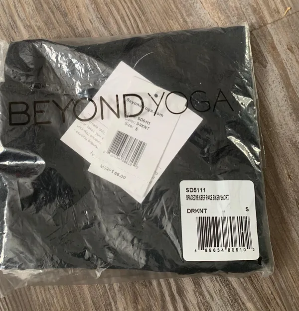 Beyond Yoga Spacedye Love Love The Bump Capri Maternity Leggings - Image 7