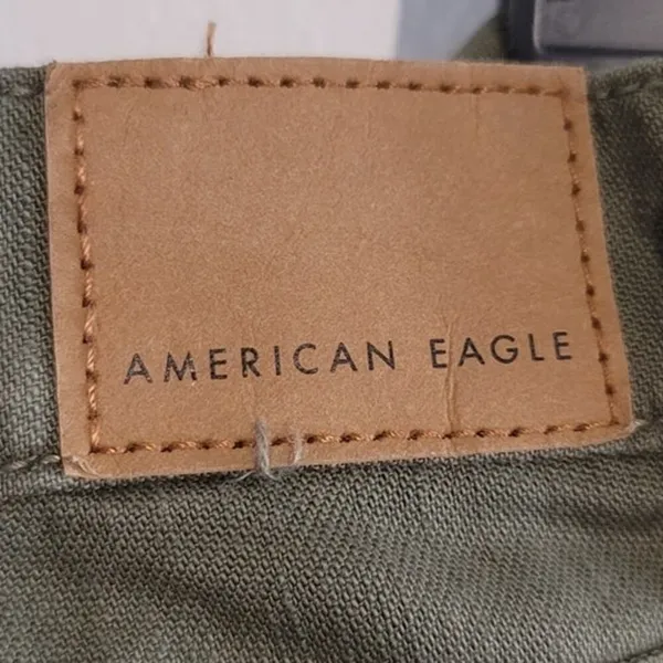 American Eagle Highest Rise Mom Shorts 12 Olive Green *NWOT FLAWED* - Image 10