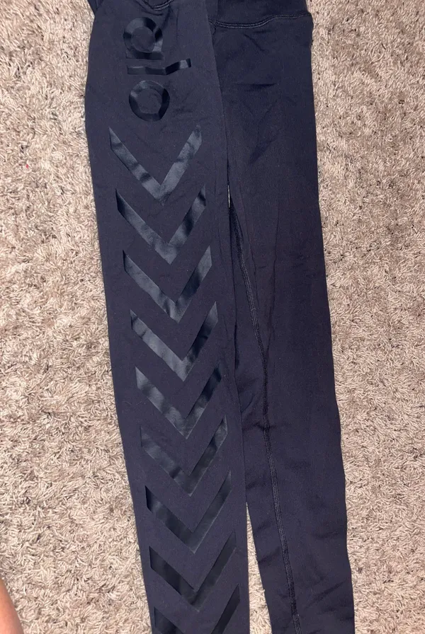 Alo Leggings - Image 4