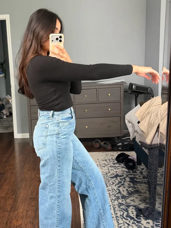 Klassy Network Built-in-Bra Cropped Long Sleeve - Image 3