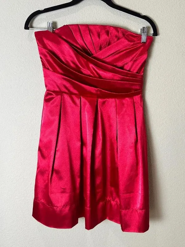 VINTAGE Roberta Party Dress Red Satin Strapless Pleated Bodice - size 5/6 - Image 4