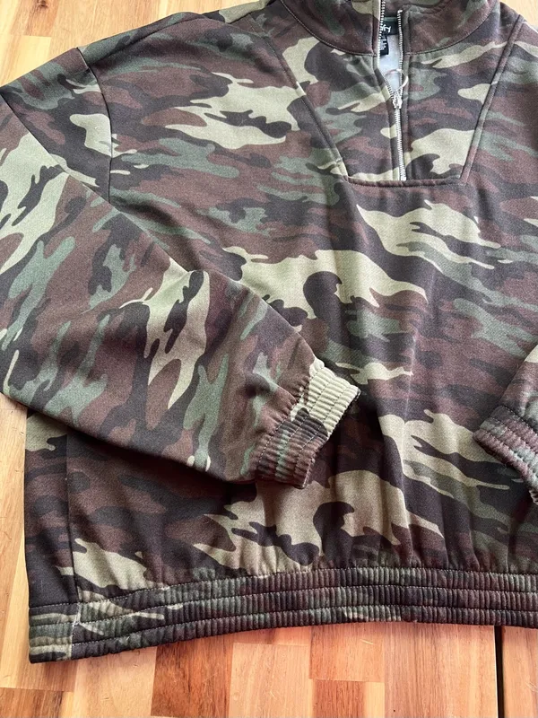 Justify Camo Quarter Zip Pullover Sweatshirt Size L Vibes Graphic - Image 5