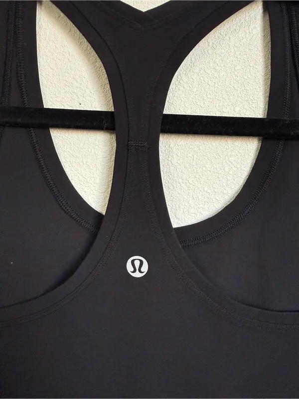 Lululemon Black Racerback Tank Top Built-In Bra Yoga Workout Size Small - Image 4