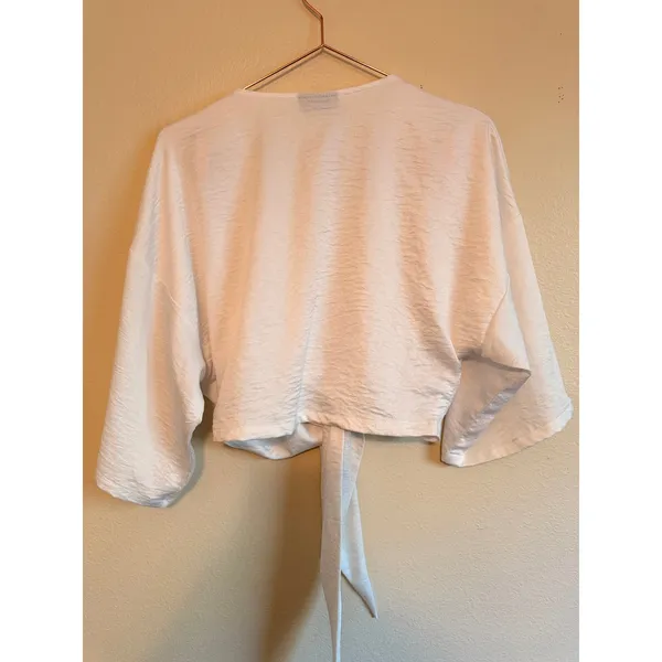 VICI Tie Front Top Womens Medium White‎ Boho Crop Bell Sleeve Textured Blouse - Image 4