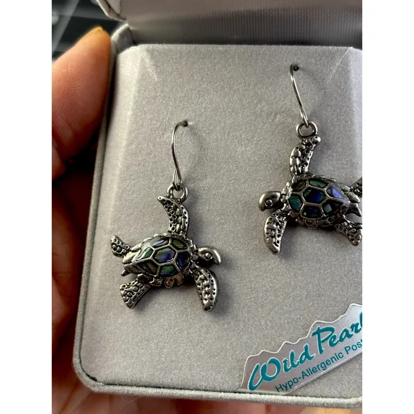 NEW Storrs Wild Pearle abalone Turtle Earrings Paua Shell . New in Box. - Image 5