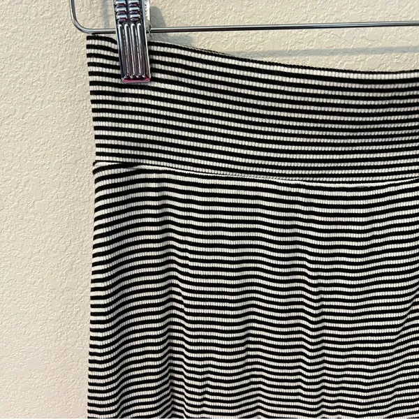 Athleta Black and White Striped‎ Stretch Knit Pencil Skirt Size S - Image 2