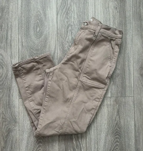 Old Navy Extra High-Waisted Sky-Hi Straight Utility Jeans - Image 5