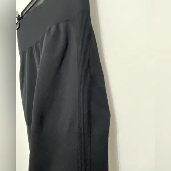 Black Seamless Scrunch Leggings women’s Size S | High Waist | (A178)&✨ - Image 5