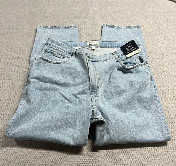 Abercrombie Ultra High Rise 90s Straight Jean Criss-Cross Waistband 34 - Image 4