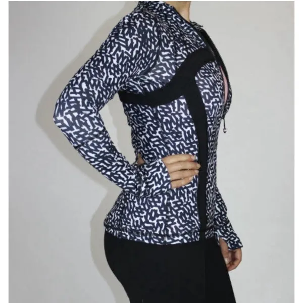 Lululemon Define Jacket Size 8 Net Pop White Black Luon Coat Yoga Gym Hiking - Image 3