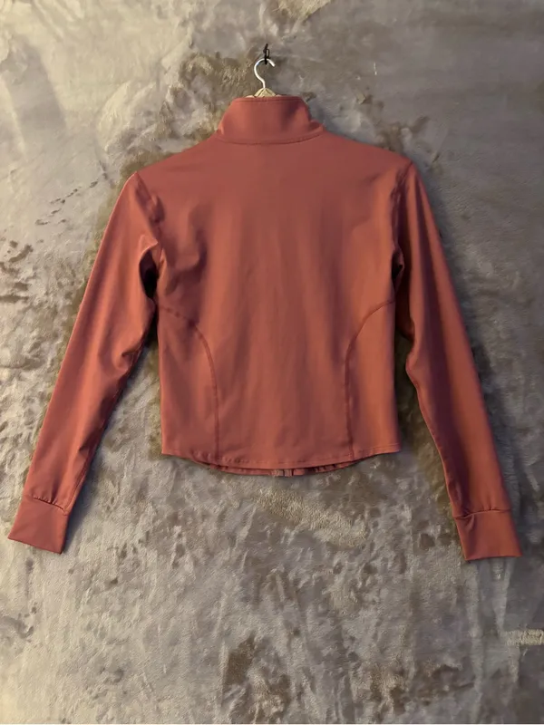 Fashion Athletic Jacket Women’s Size M Cropped Full Zip-Up Jacket in Rust - Image 2