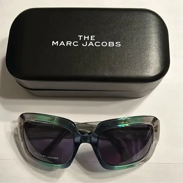 Marc Jacobs Green/Grey Sunglasses. NWOT - Image 2