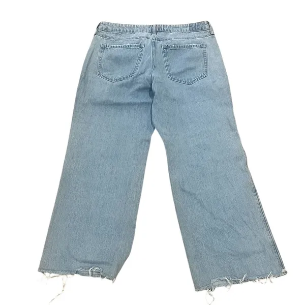 Hollister Women's Low-Rise Baggy Jeans Size 8 Blue Light Wash - Image 7