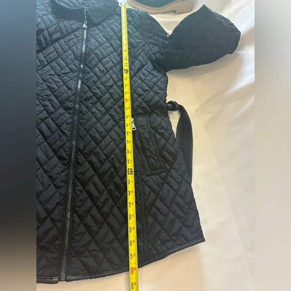 Calvin Klein women’s size large quilted black jacket - Image 10