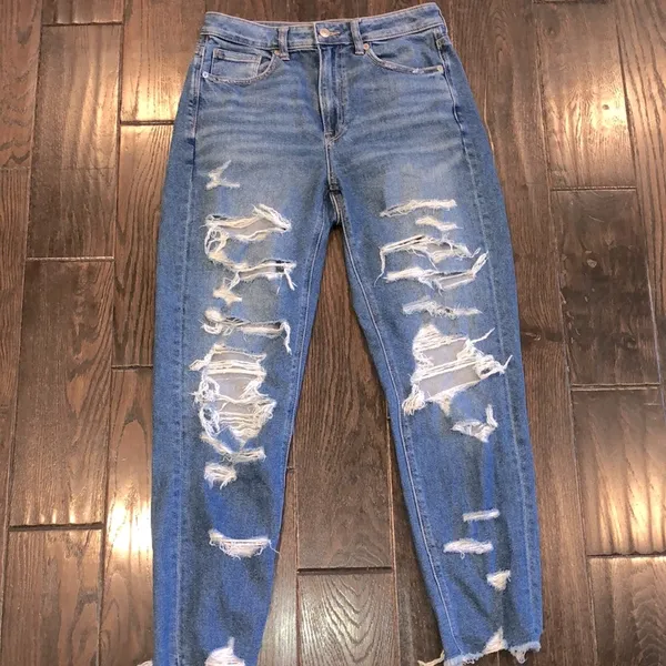 American Eagle MOM jeans distressed size 6 regular - Image 7
