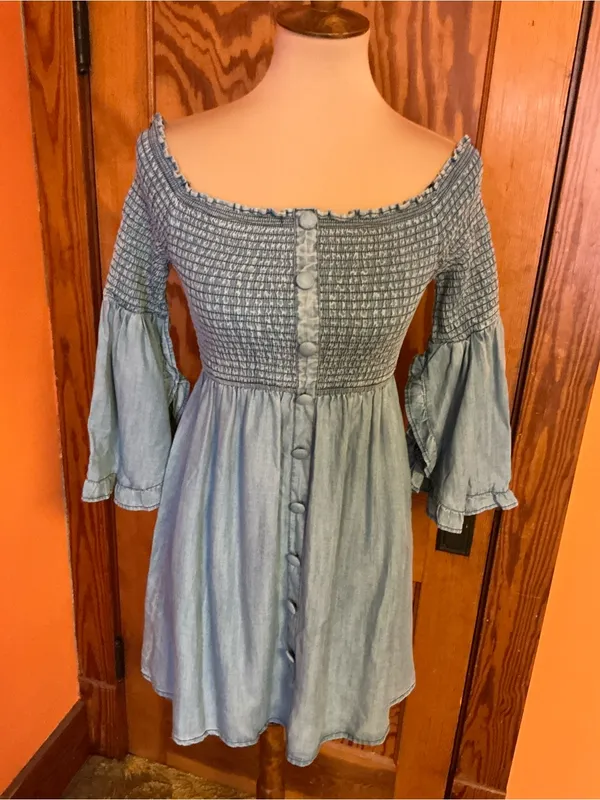VENUS Denim Dress Size 2 Smocked Off Shoulder Bell Sleeve Button Front Boho - Image 3