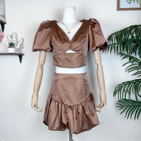 Elliatt Doris BrownPuff Sleeve Keyhole Crop Top & Mini Skirt Two Piece Set Small - Image 2